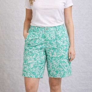 St Aumont Floral Green Women's Shorts